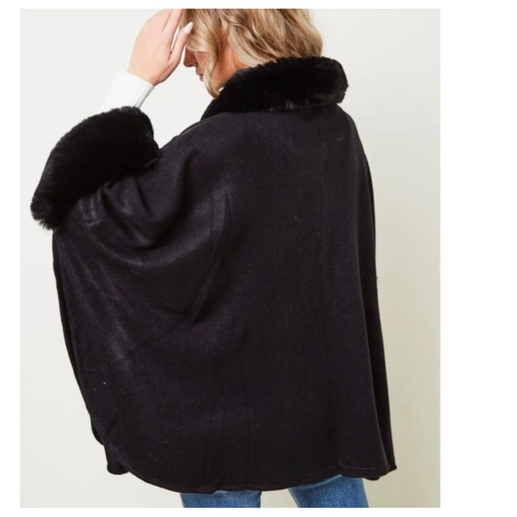 44 Absolutely Beautiful Unique Faux Fur Trin Cape Jacket Shawl - Picture 2 of 8